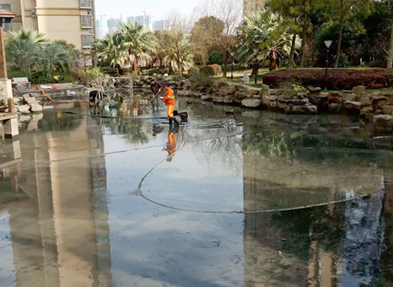 蓬江景观池淤泥清理